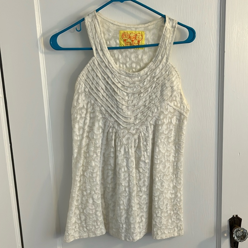 White/cream tank woven patterned blouse - says large but more M/L